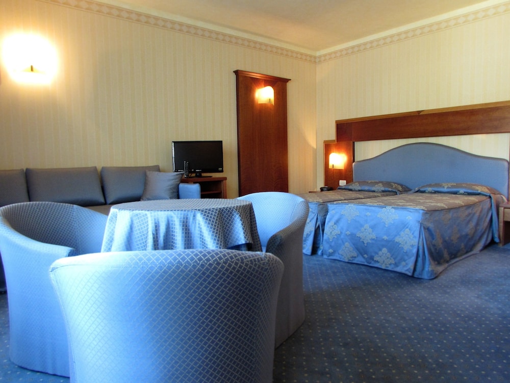 Classic Double or Twin Room - Photo 2