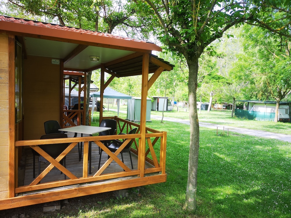 Bungalow, 2 Bedrooms photo 2