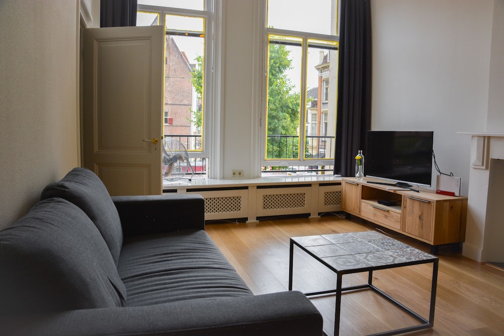 Family Apartment, 2 Bedrooms, City View photo 2