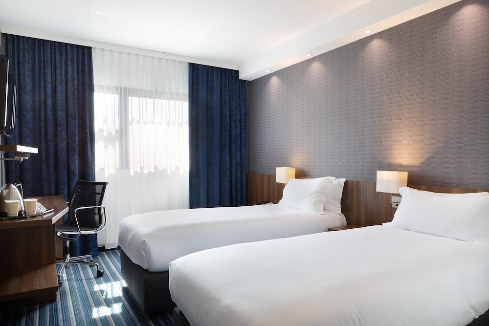 Standard Room, 2 Twin Beds (Free Breakfast)