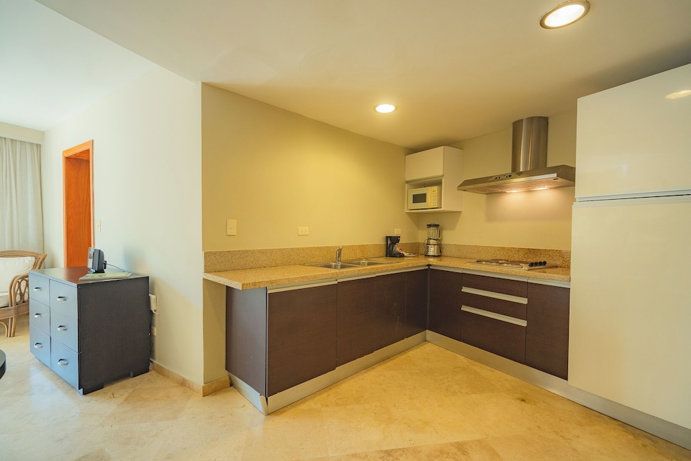 Suite, 1 Bedroom, Mountain View - Photo 7