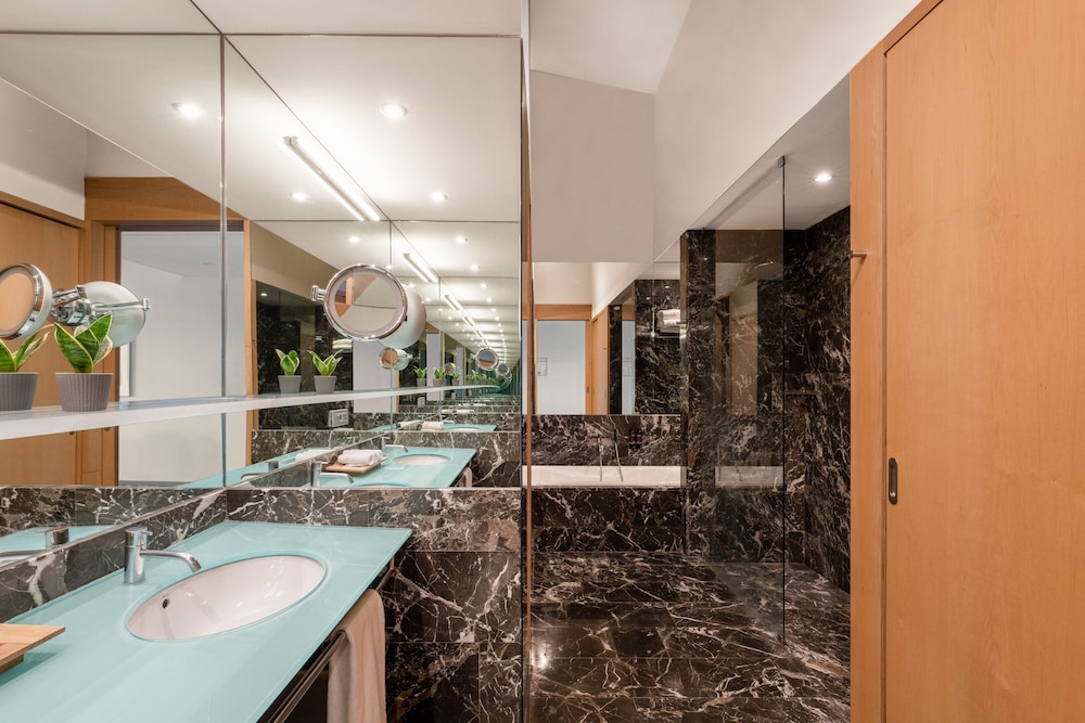 Suite, 1 Bedroom thumbnail 5