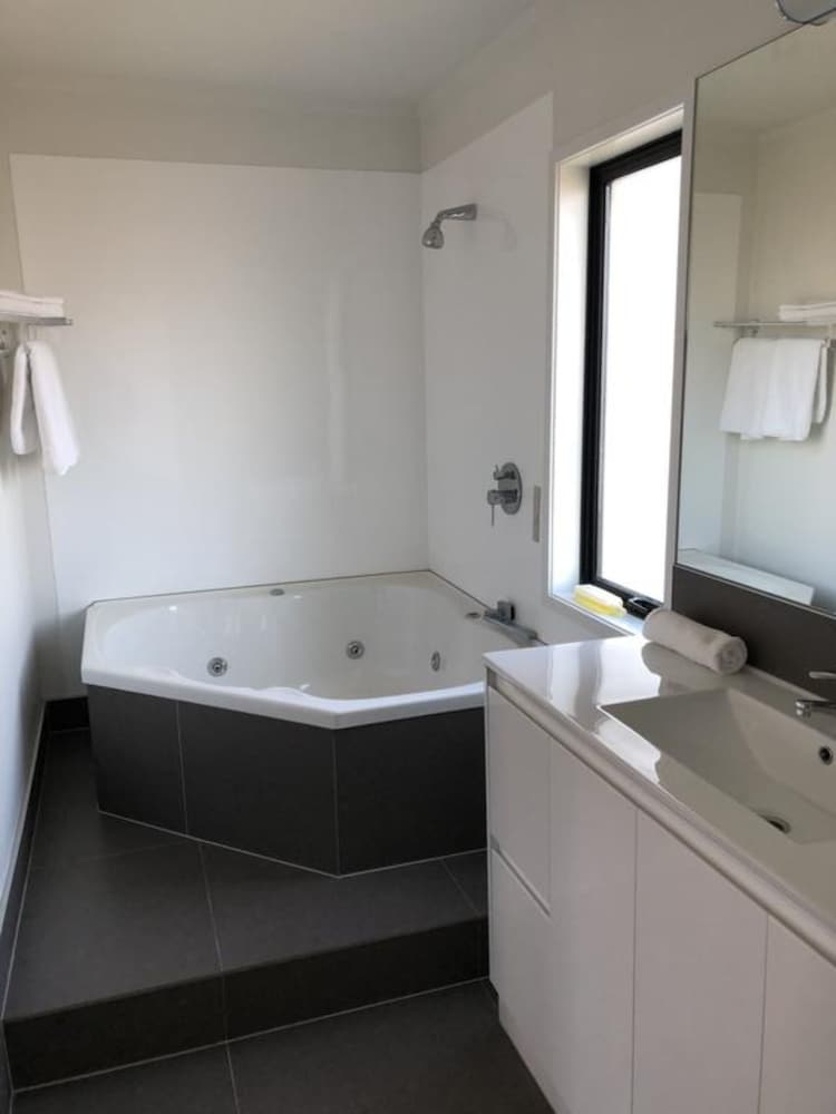 Studio (with Spa Bath)