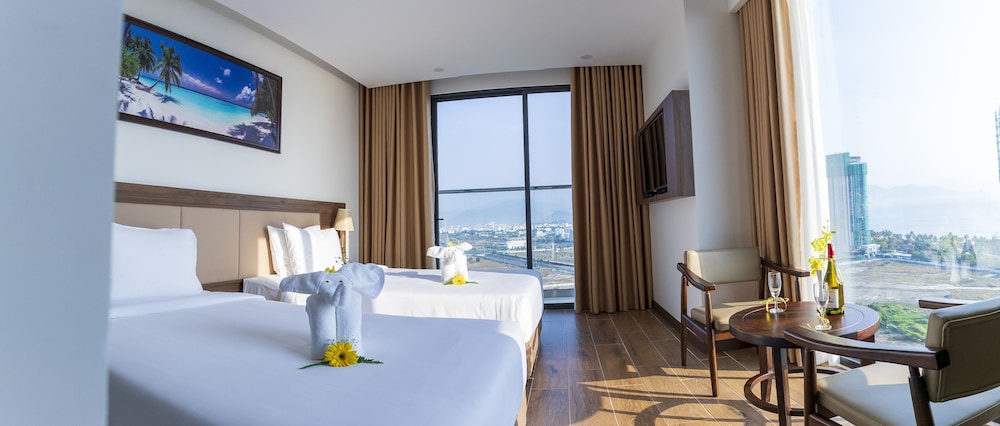 Senior Double or Twin Room, City View - Photo 1