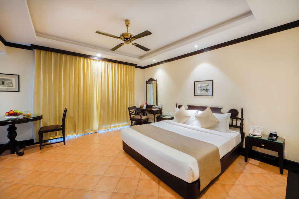 Deluxe Suite, 1 King Bed (Including Free wifi) photo 1