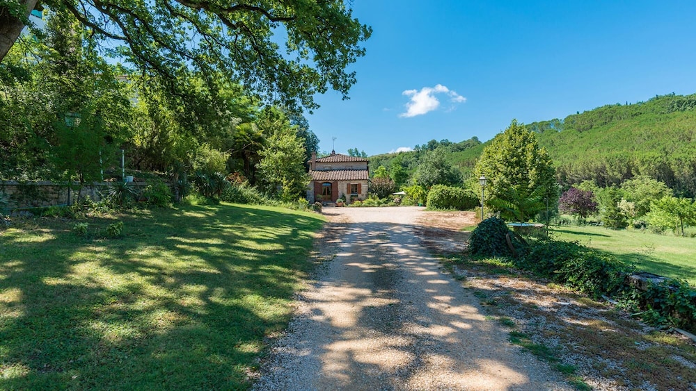 Villa photo 3