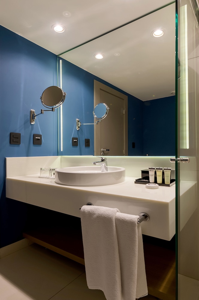 Luxury Twin Room, 2 Twin Beds thumbnail 6
