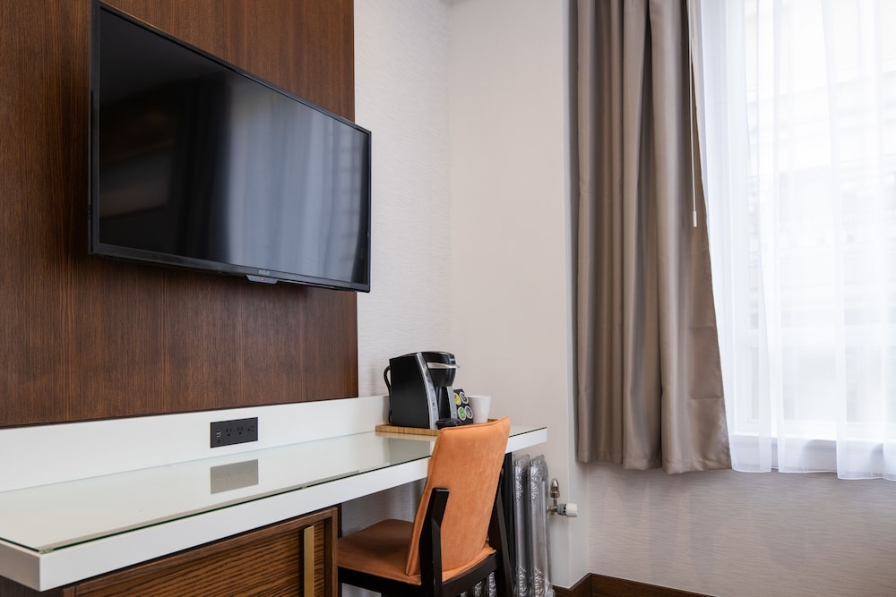 Room, 1 Double Bed, Accessible - Photo 3
