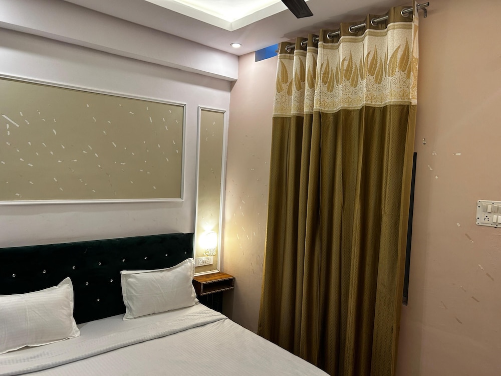 Comfort Room, Balcony, City View