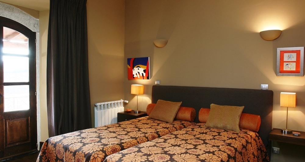 Standard Double or Twin Room - Photo 3
