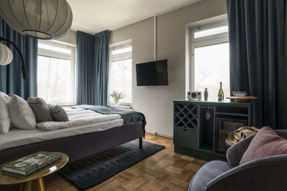 Superior Double Room, 1 Queen Bed (Room located 150 m from the castle) - Photo 2