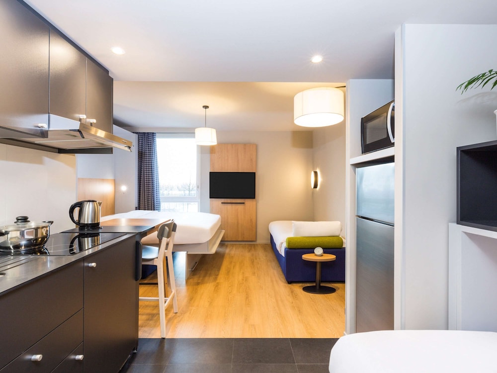Studio, Multiple Beds - Photo 9