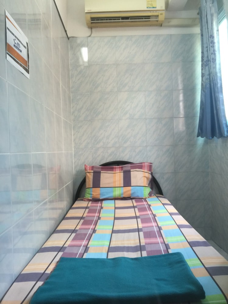 Standard Single Room with Private Bathroom photo 3