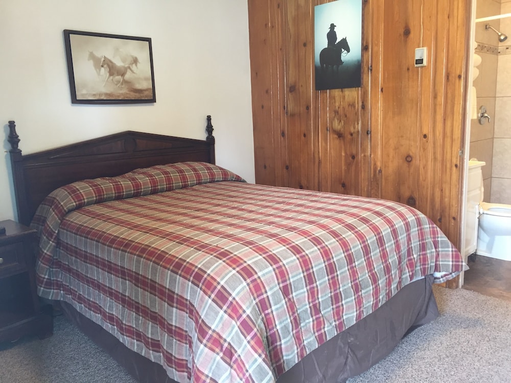 Standard Room, 1 Double Bed, Non Smoking (Economy Room) photo 1