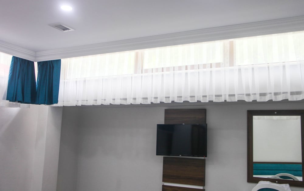 Luxury Apartment, 2 Bedroom (Basement) photo 2