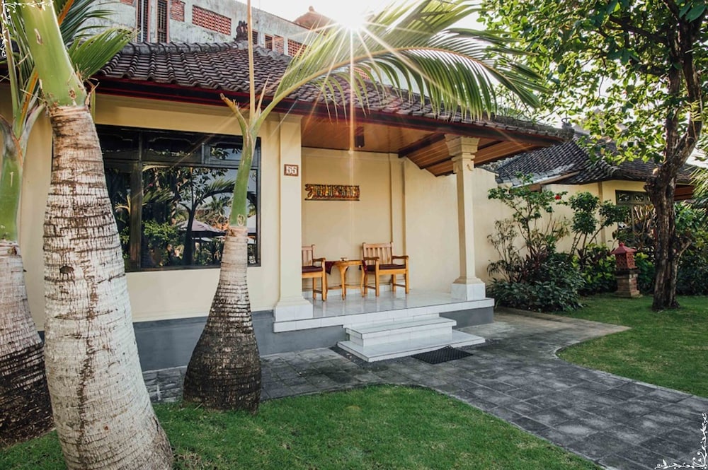 Poolside Bungalow with Terrace