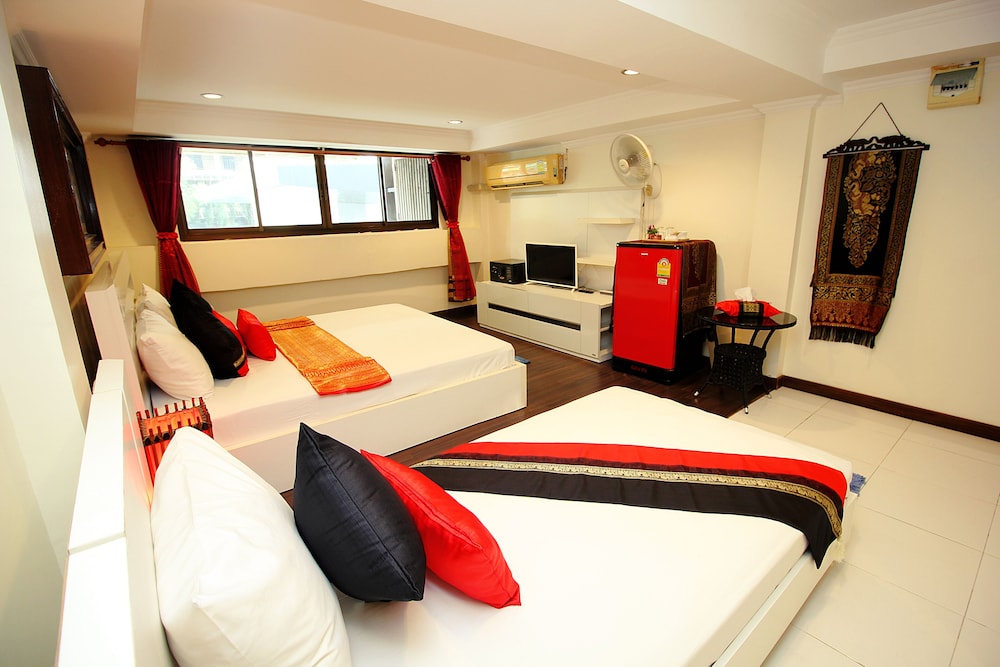 Deluxe Triple Room - Photo 9