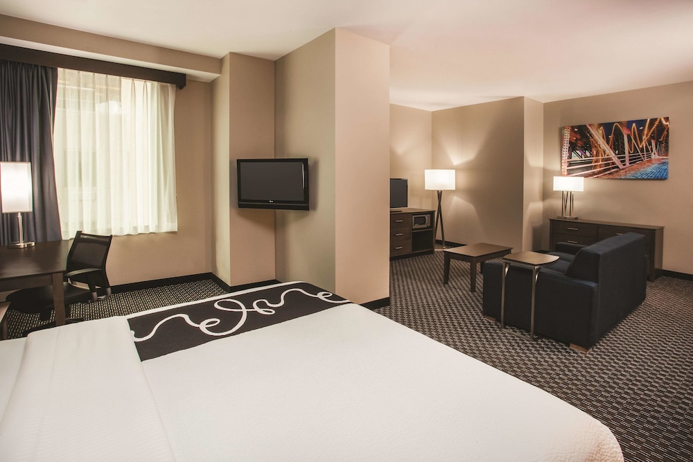 Suite, 1 Bedroom, Non Smoking - Photo 2