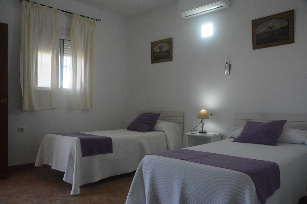 Economy Twin Room, Private Bathroom