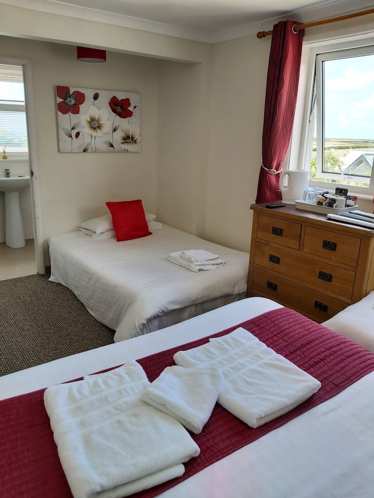 Superior Suite, Ensuite photo 3