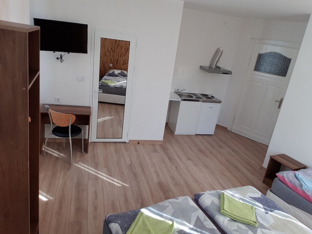 Basic Triple Room