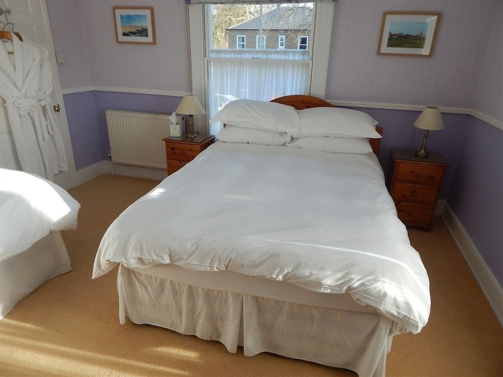 Basic Double Room, Private Bathroom photo 2