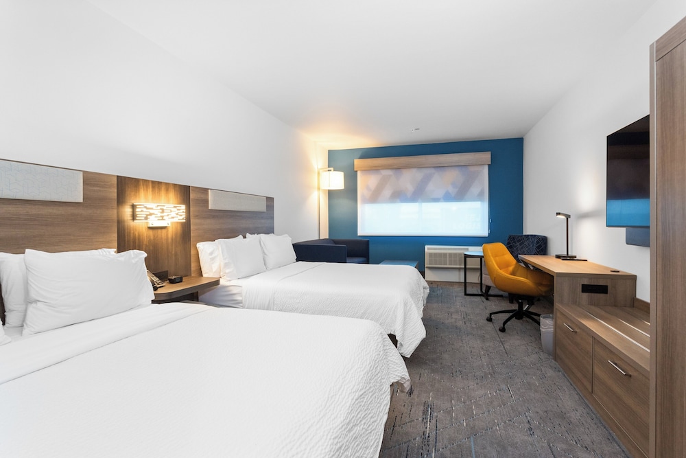 Suite, Multiple Beds, Accessible (Communications)
