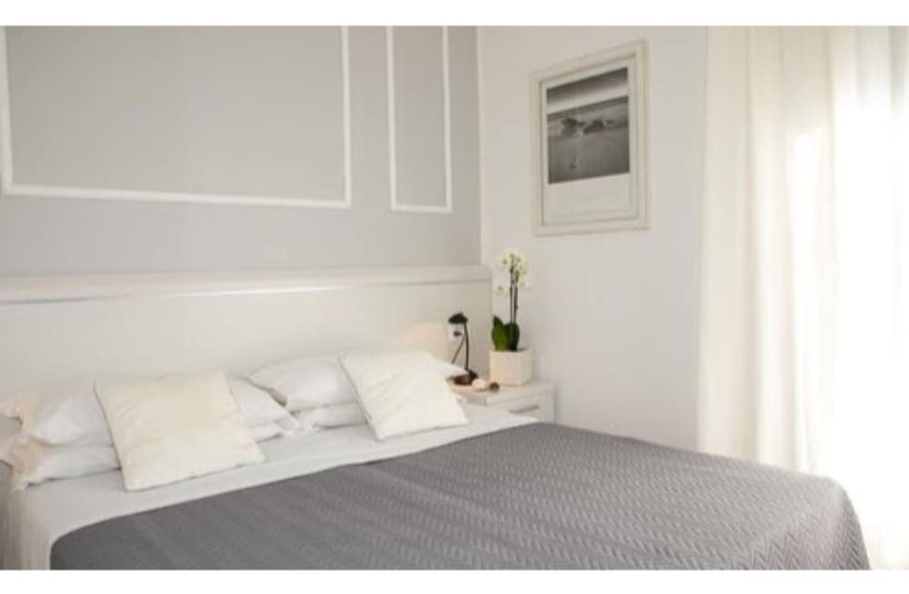 Standard Double or Twin Room photo 1