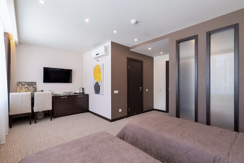 Double or Twin Room photo 3