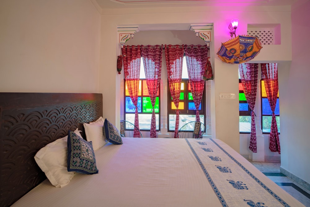 Deluxe Double Room, Lake View - Photo 5