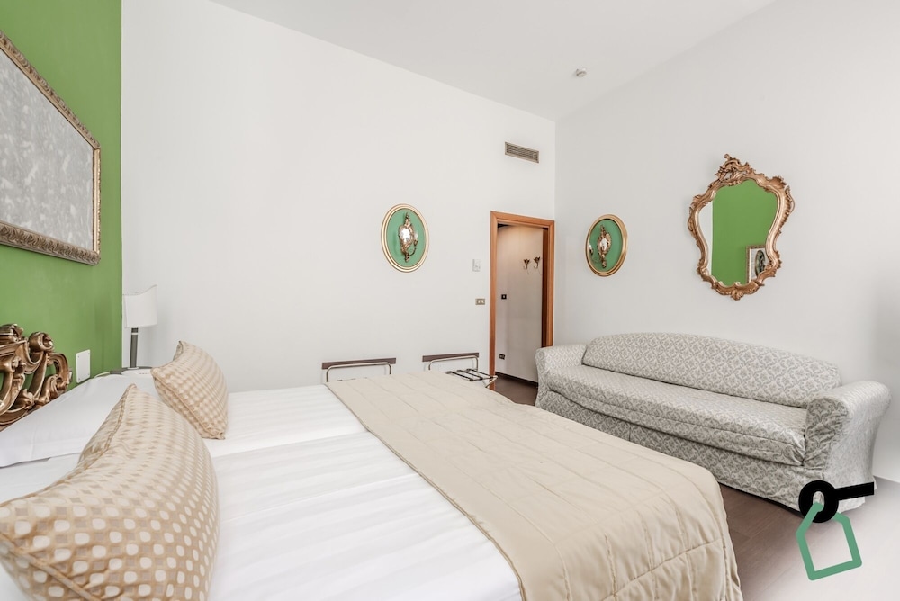 Classic Triple Room photo 2