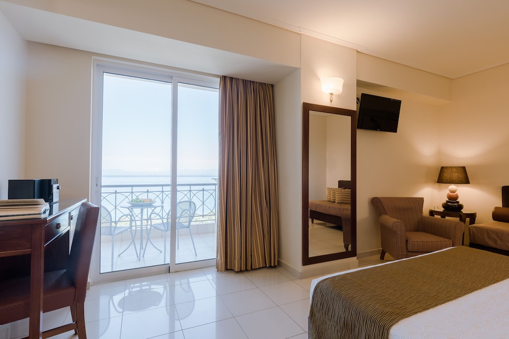 Executive Suite - Photo 2