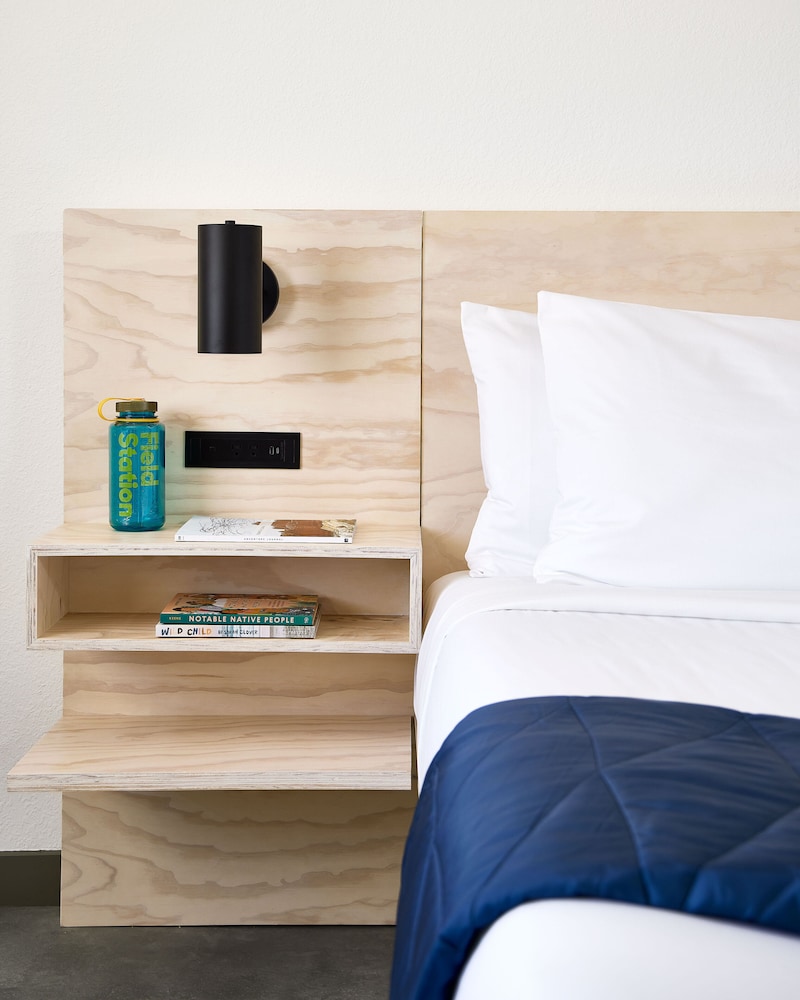 Room, 1 King Bed - Photo 3