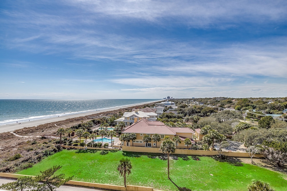 Deluxe Room, 2 Bedrooms, Oceanfront (Angle) - Photo 12