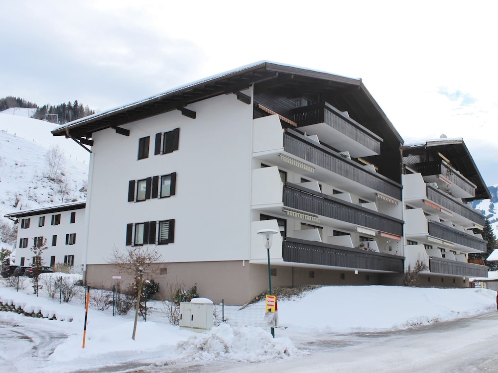 Apartment photo 2