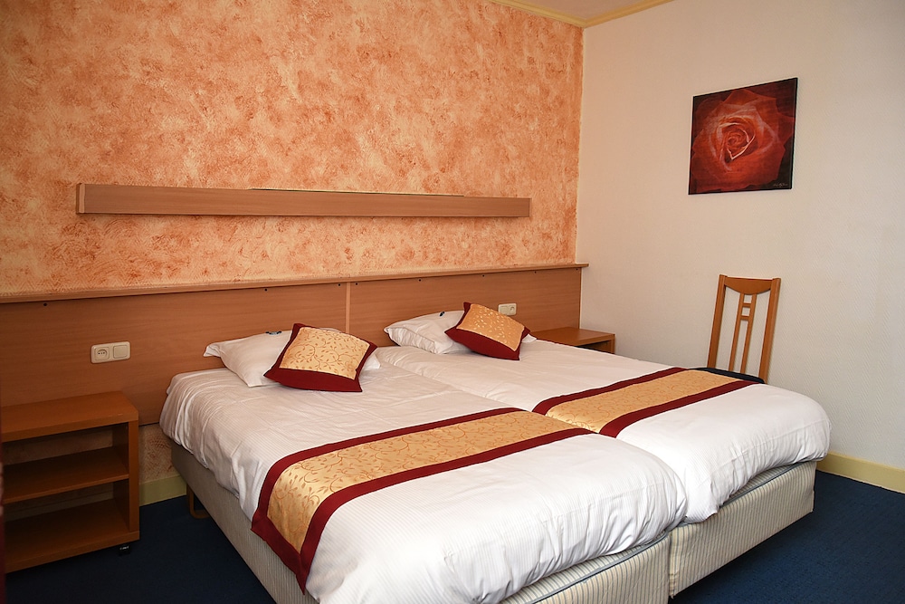 Standard Double Room photo 2