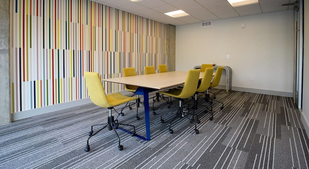 Cozysuites Wspaniałe mieszkanie z 3 sypialniami w centrum Cincinnati, Zdjęcie 38