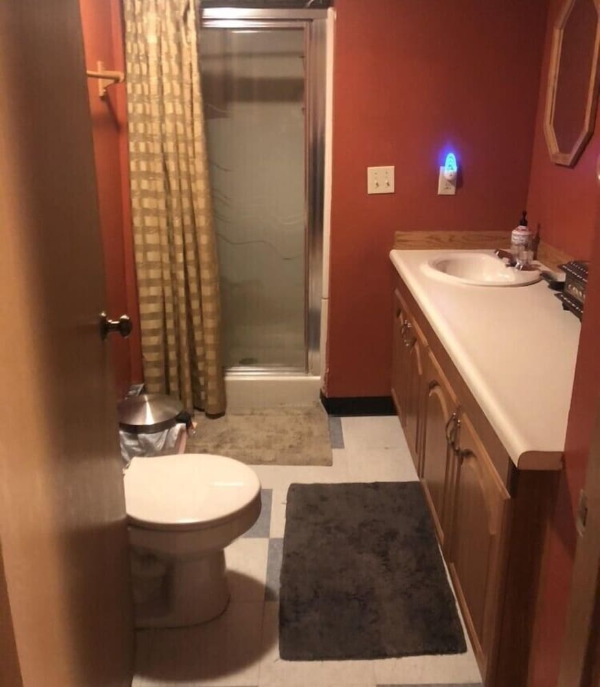 Deluxe Double Room, 1 Queen Bed, Non Smoking, Refrigerator & Microwave photo 3