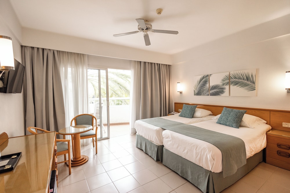 Superior Single Room, Pool View