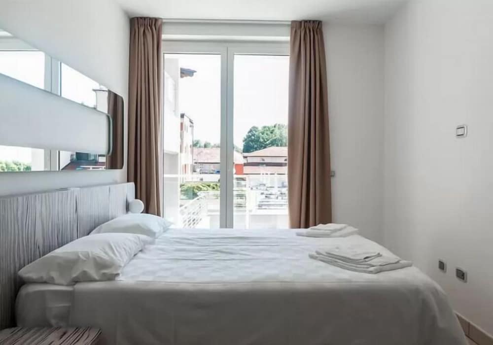 Romantic Apartment, 1 Bedroom, Balcony, Pool View photo 3