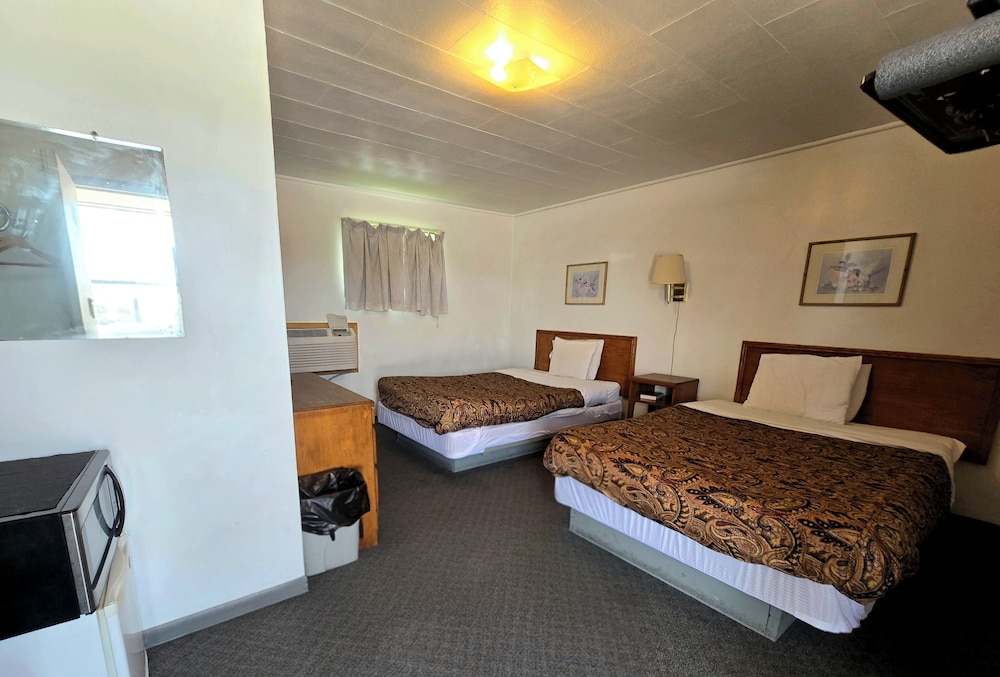 Room, 2 Double Beds, Non Smoking - Photo 3