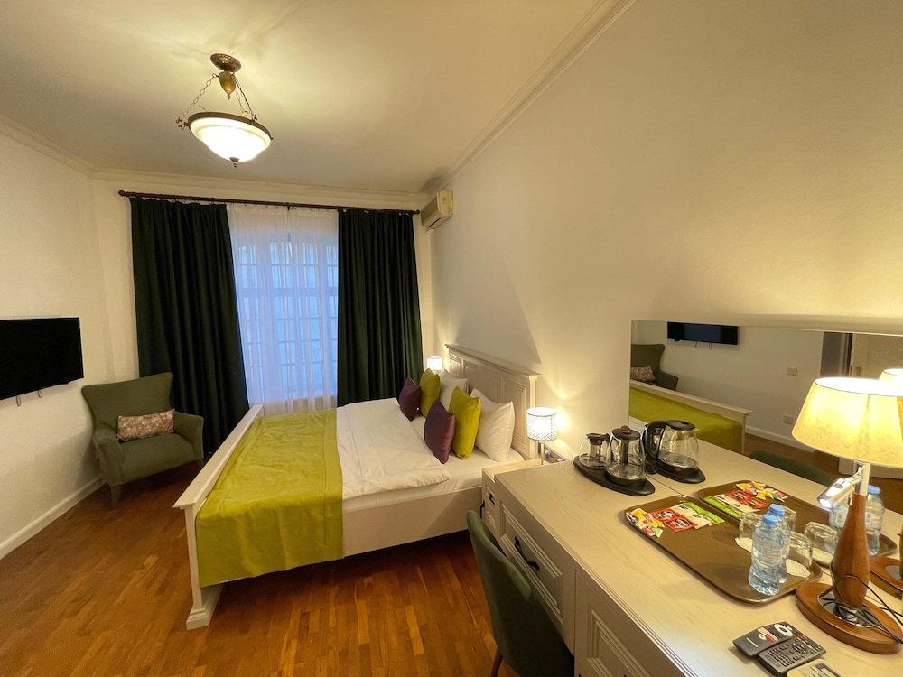 Classic Triple Room - Photo 5
