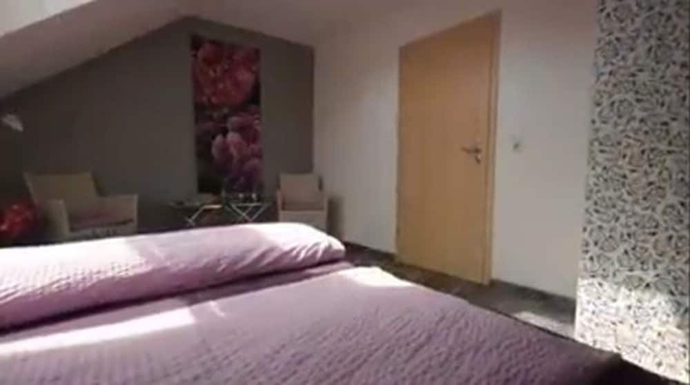 Twin Room photo 1