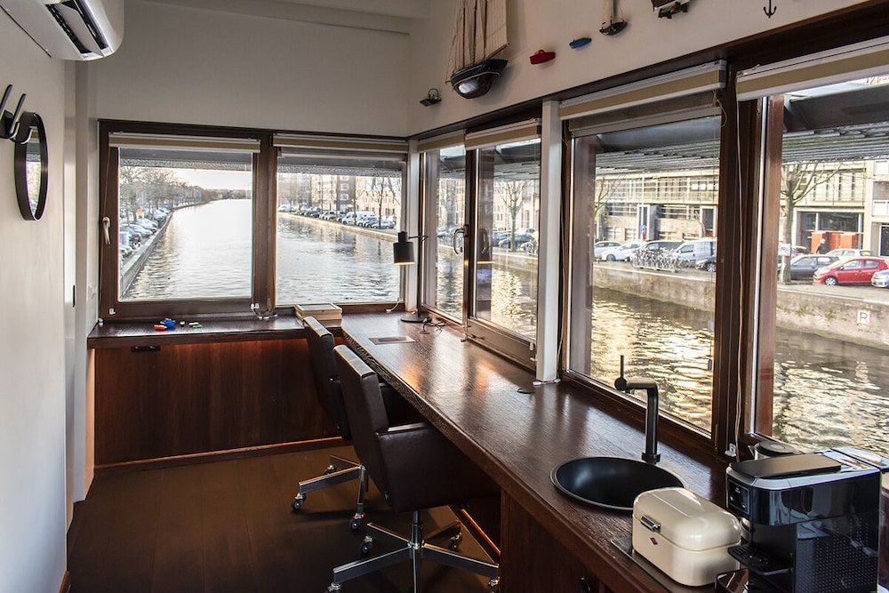 Apartment, 1 Double Bed, Canal View photo 2