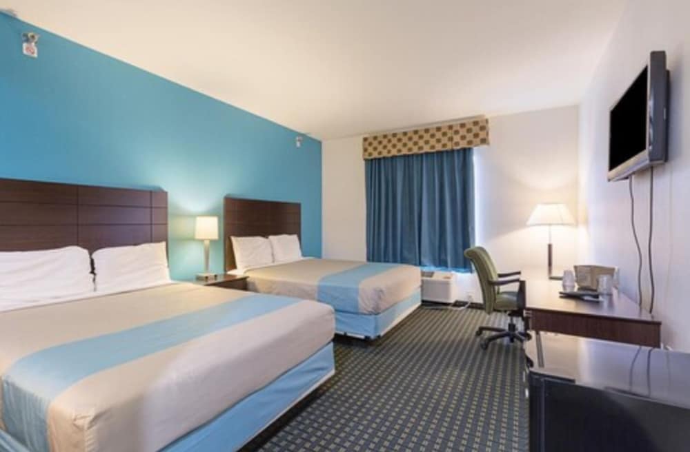 Standard Room, 2 Queen Beds - Photo 5