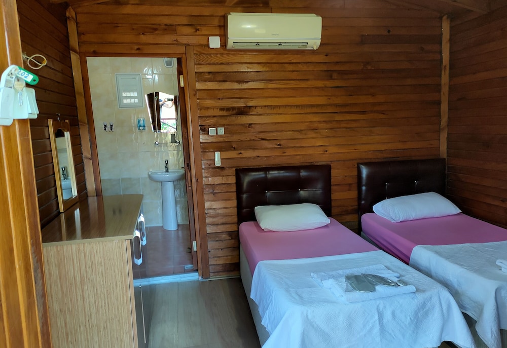 Superior Cabin, 1 Bedroom, Partial Lake View photo 2
