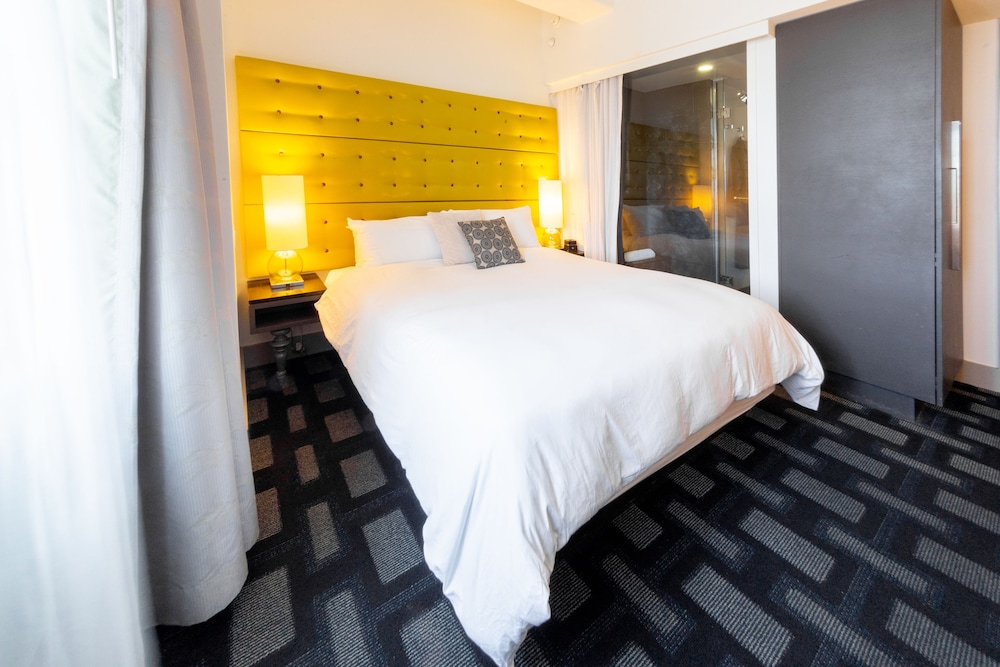 One King Bed (Forty Winks Room) - Photo 4