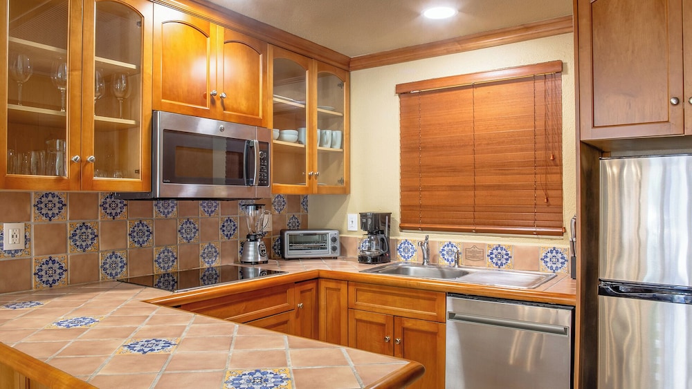 One Bedroom Suite - Photo 11