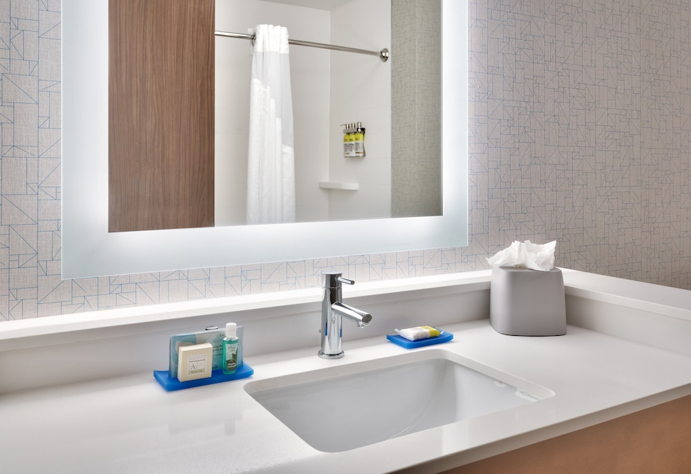 Holiday Inn Express & Suites - Gainesville I-75 by IHG, Photo 5