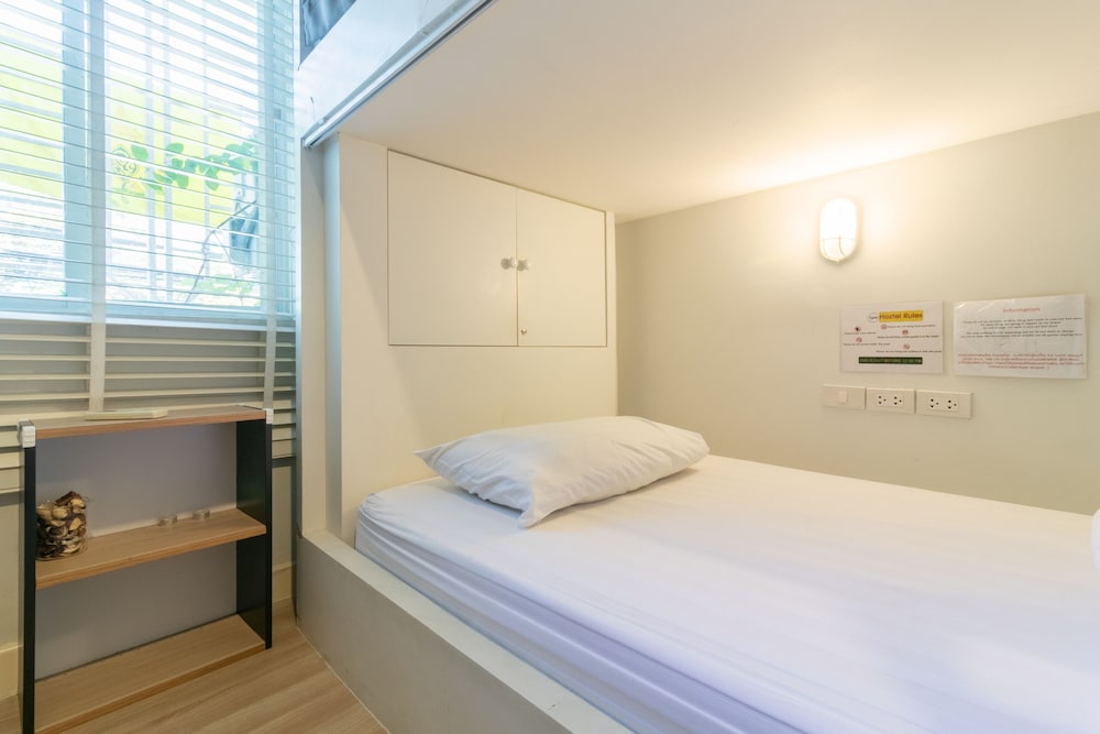 4 Bed Mixed Dormitory Room photo 2